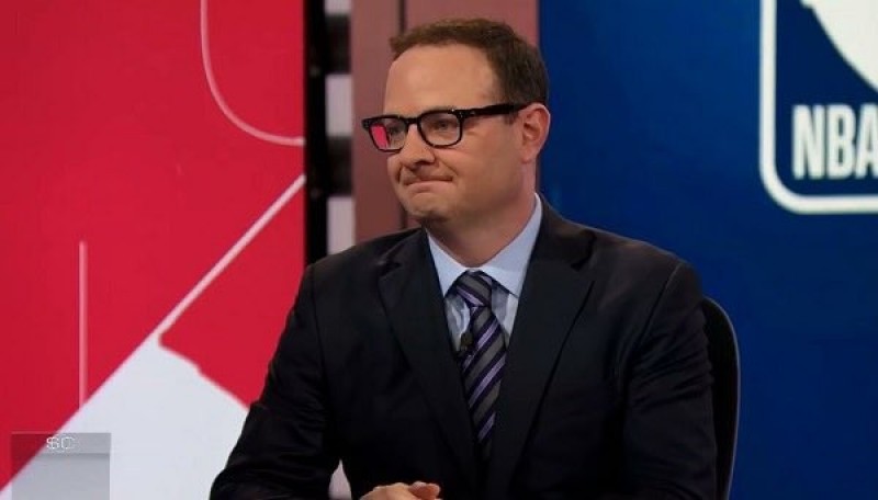 美國ESPN知名籃球記者「沃神」沃納洛斯基（Adrian Wojnarowski）今天宣布結束他長達30年的記者生涯，將返回大學母校擔任球隊總經理。根據報導，他的退休將導致損失與ESPN尚有的3年2000萬美元合約。NBA官方社交媒體也以沃納洛斯基的風格留言祝賀他，表示「據消息人士透露，他的未來前景光明。」