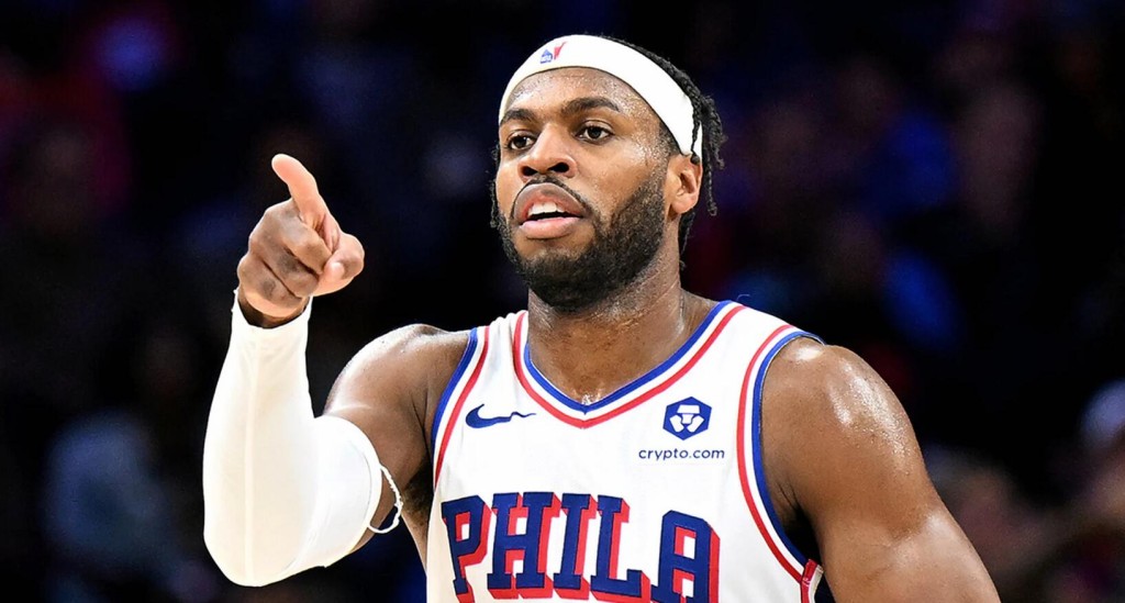 神射手希爾德（Buddy Hield）在加盟勇士隊的首場比賽中立即展現實力，替補上陣僅15分鐘，就命中5記三分球，貢獻全隊最高的22分。賽後，勇士隊一哥柯瑞（Stephen Curry）接受訪問時讚嘆希爾德的表現，直言他完美融入了。